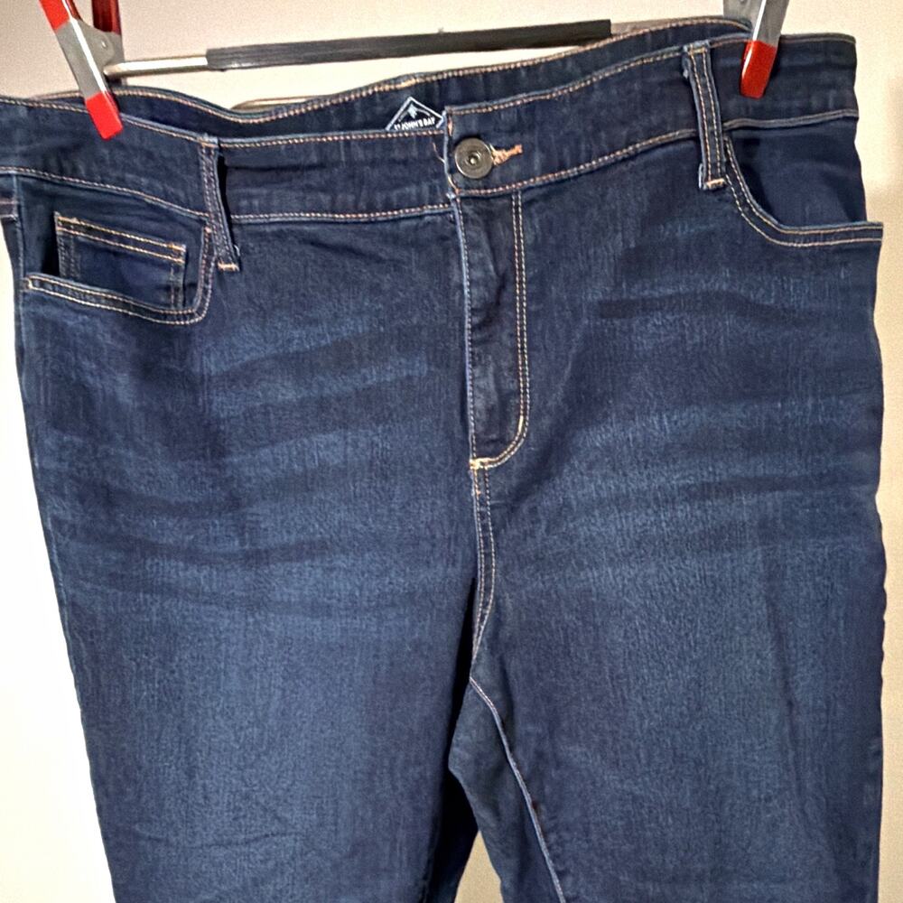 St. John's Bay Dark Wash Blue Denim Women's Jeans 5-Pocket Coin Pocket Logo